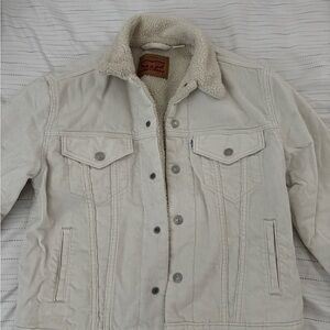 Levi's Cream Lightweight Shirt Jacket with Classic Design